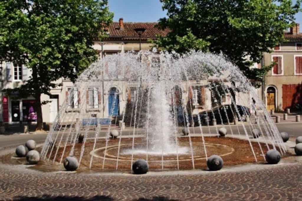 T5 L'Atelier Valence (Tarn-et-Garonne) Exterior foto